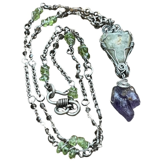 Peridot and Amethyst Wire-wrapped Pendant Necklace - Picture 3 of 8